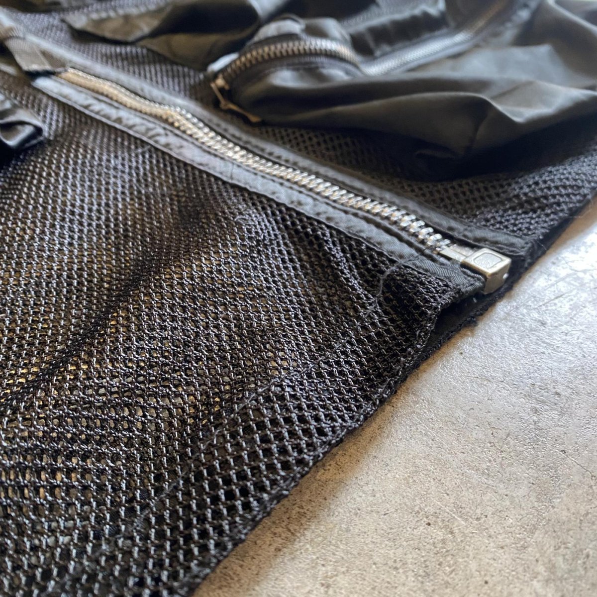 画像10: 5 POCKET DESIGN BLACK COLOR MESH FISHING VEST / Ladies M (10)