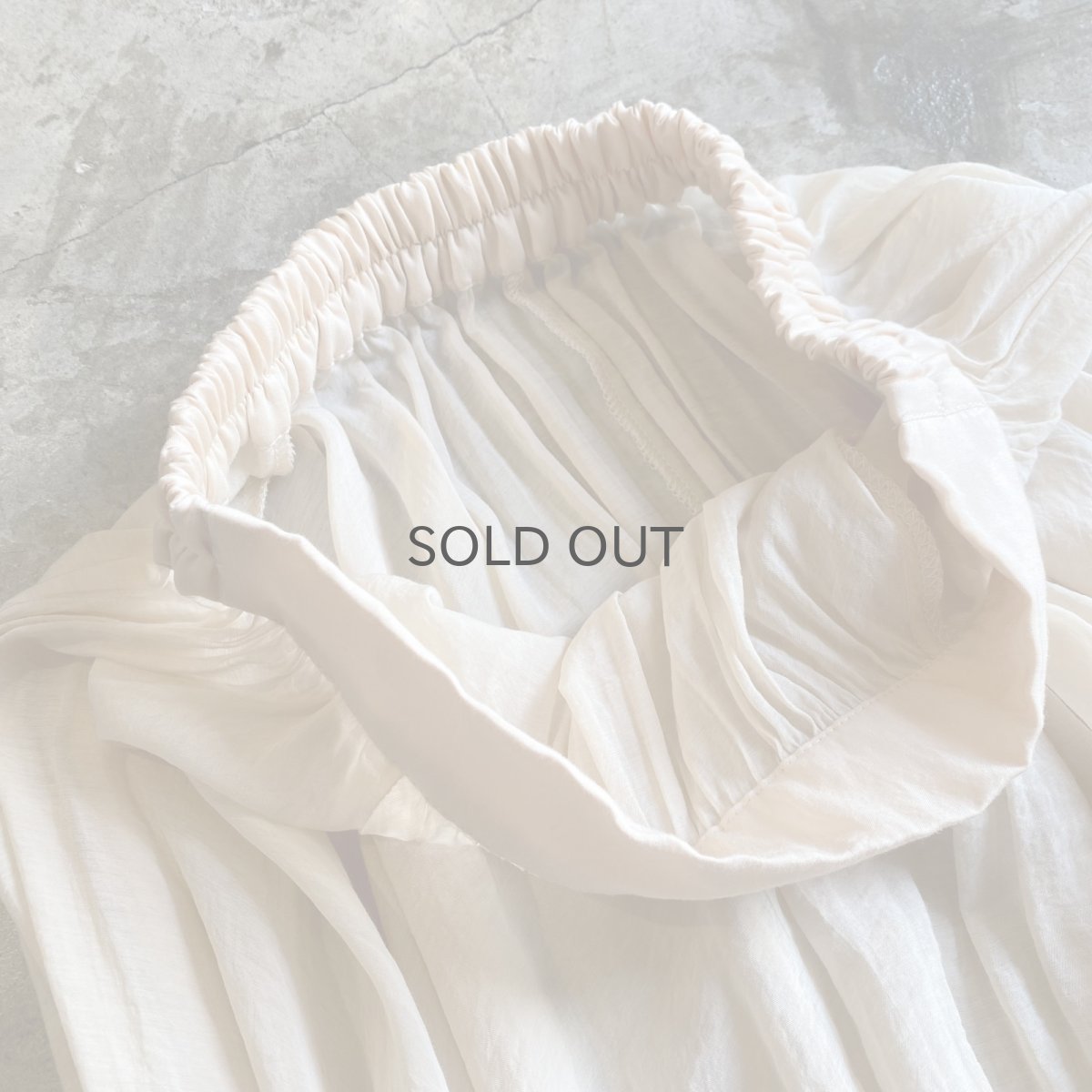 画像8: ASYMMETRY DESIGN SLIT LUSTER SKIRT / W24~W33 (8)