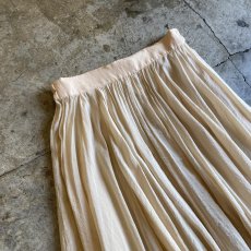 画像3: ASYMMETRY DESIGN SLIT LUSTER SKIRT / W24~W33 (3)