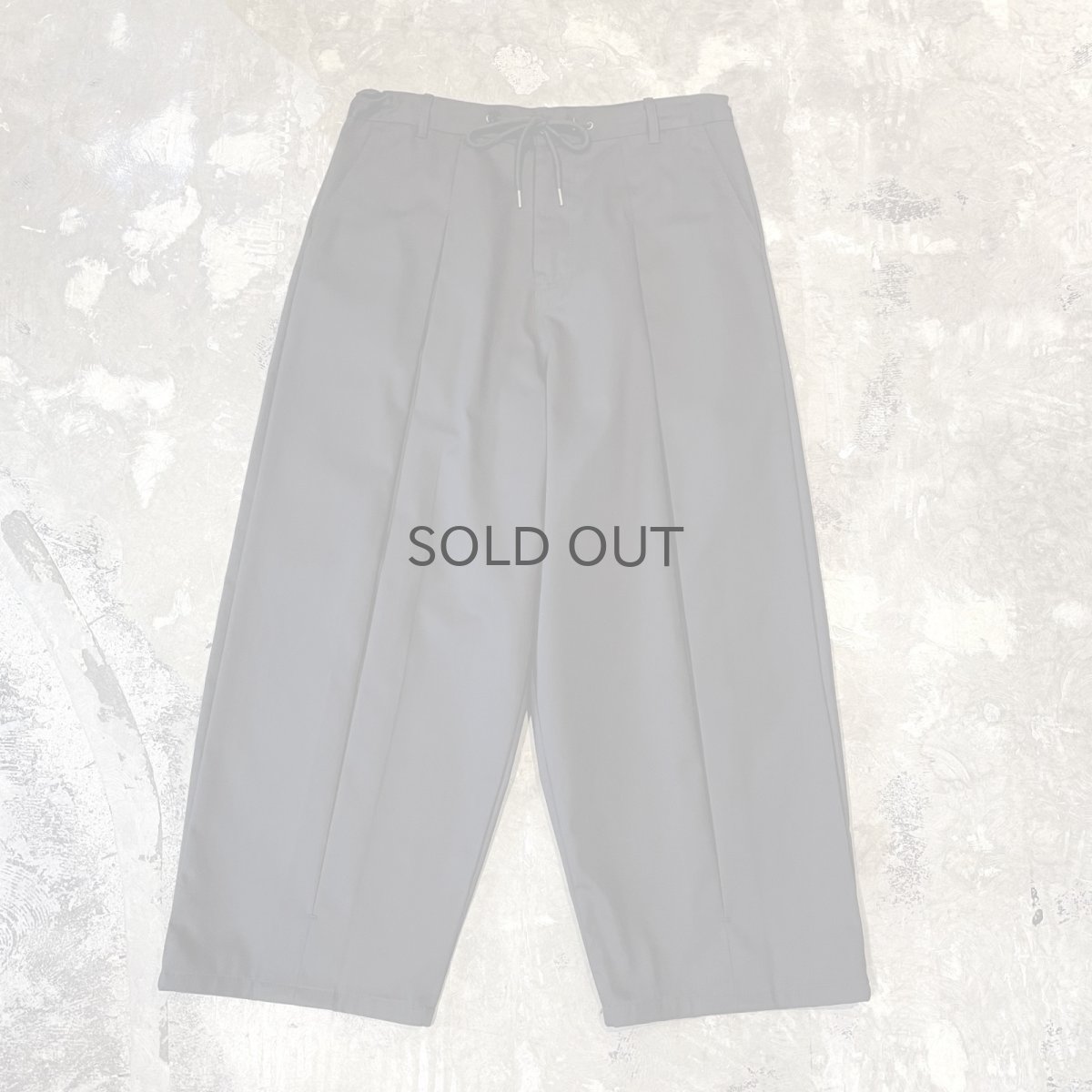 画像1: 【WONDERGROUND】FRONT SLIT DESIGN COCOON PANTS / BLACK / OS (1)