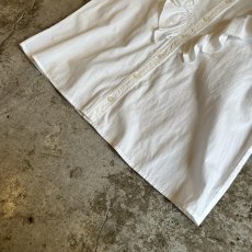 画像4: POINT FRILL DESIGN NO COLLAR L/S BLOUSE / Ladies M (4)