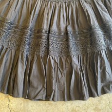 画像9: BLACK COLOR DESIGN TIERED LACE FLARE SKIRT / W25~W29 (9)