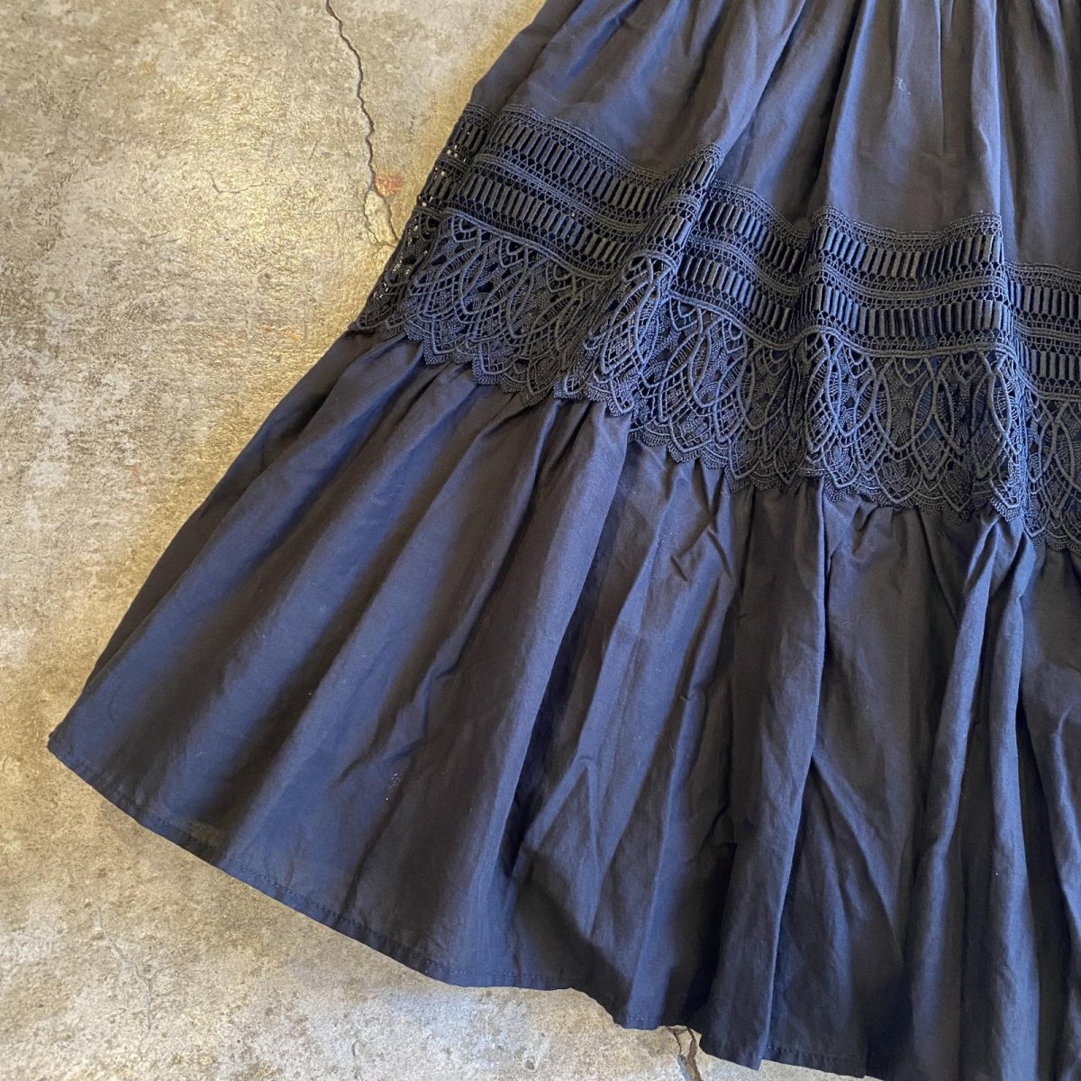 画像6: BLACK COLOR DESIGN TIERED LACE FLARE SKIRT / W25~W29 (6)