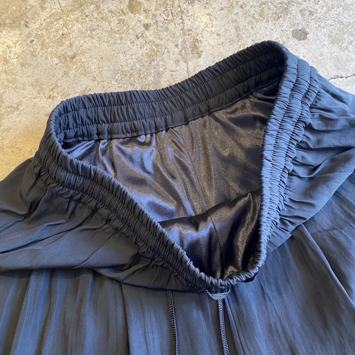 画像7: BLACK COLOR LUSTER DESIGN WIDE PANTS / FREE~W34 (7)