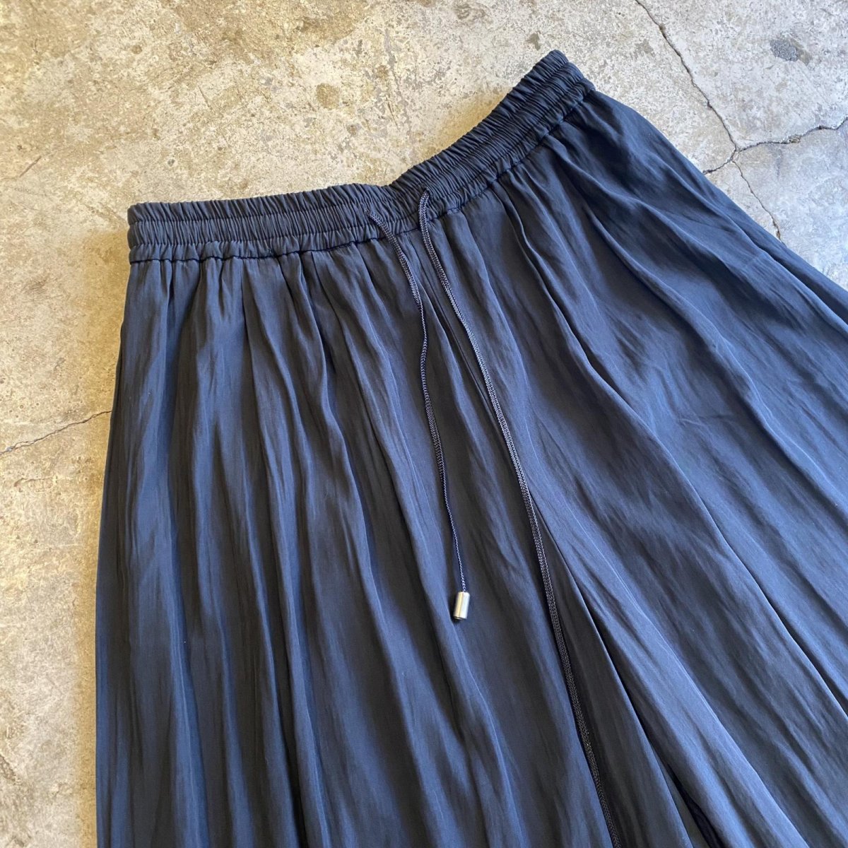 画像3: BLACK COLOR LUSTER DESIGN WIDE PANTS / FREE~W34 (3)