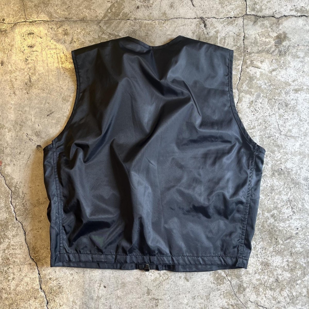 画像2: FRONT 6 POCKET DESIGN BLACK COLOR NYLON VEST / Ladies M (2)