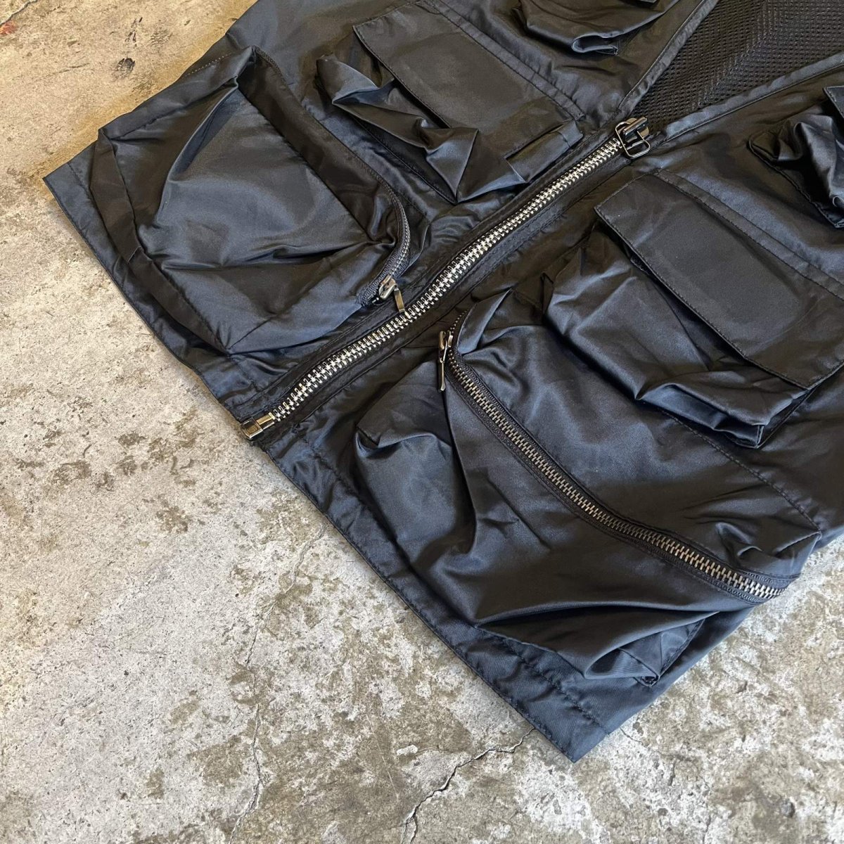 画像4: FRONT 6 POCKET DESIGN BLACK COLOR NYLON VEST / Ladies M (4)