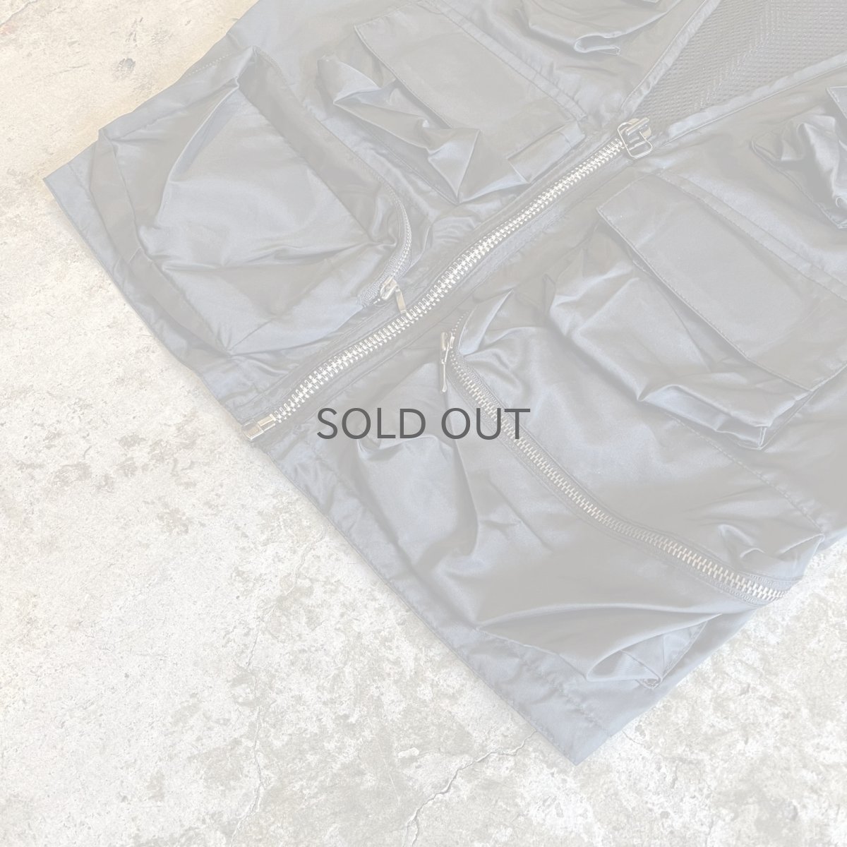 画像4: FRONT 6 POCKET DESIGN BLACK COLOR NYLON VEST / Ladies M (4)