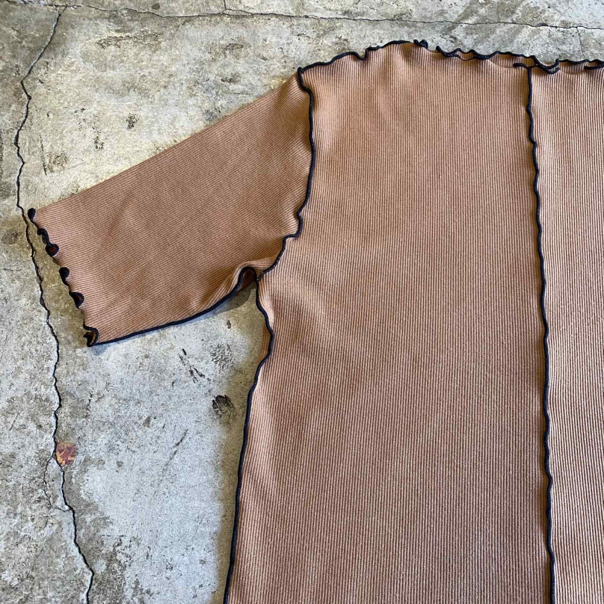 画像4: COLOR OUT STITCH LINE DESIGN RIB S/S TOPS / Ladies M (4)