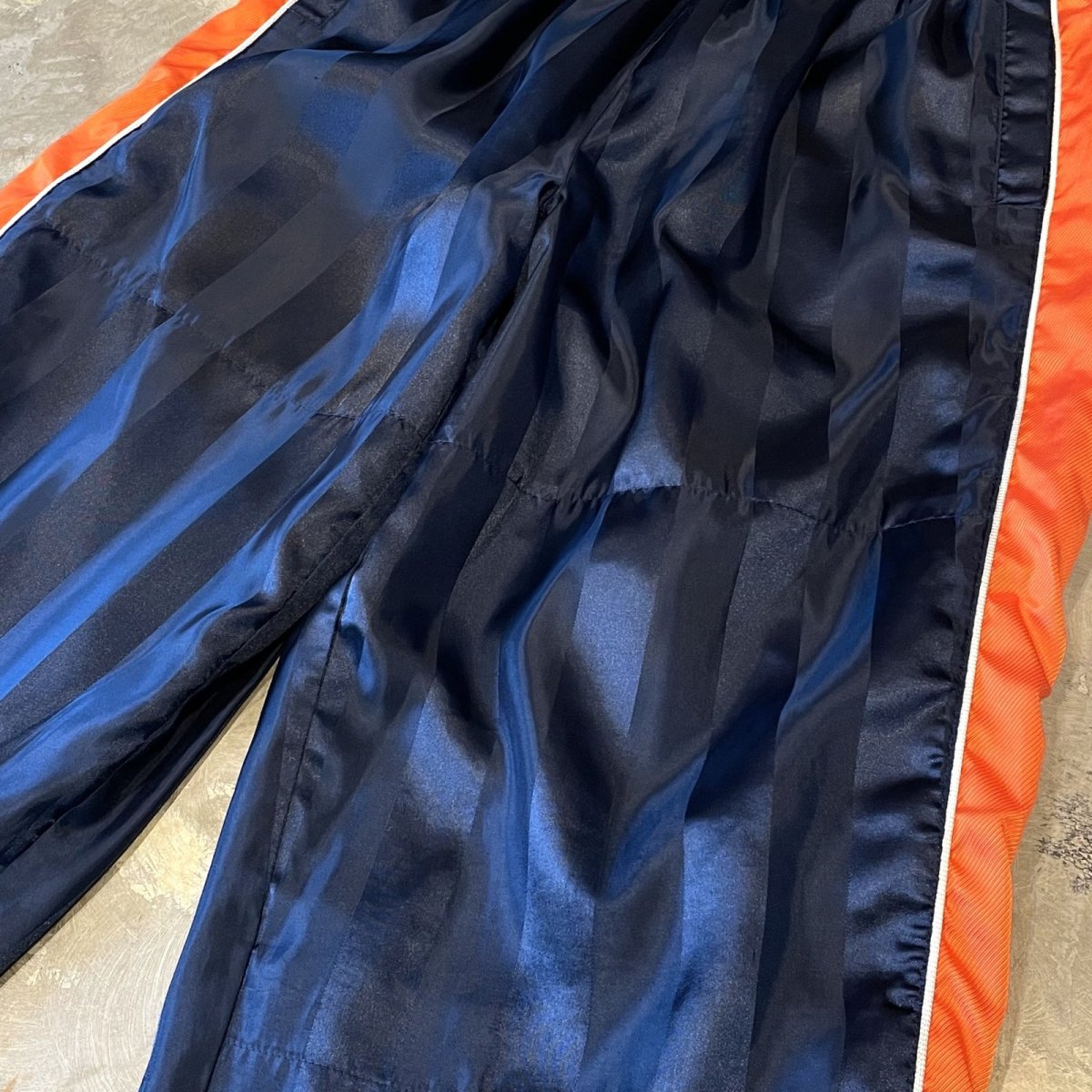 画像4: 【NIKE】SIDE LINE LOGO NYLON TRACK PANTS / W28~FREE (4)