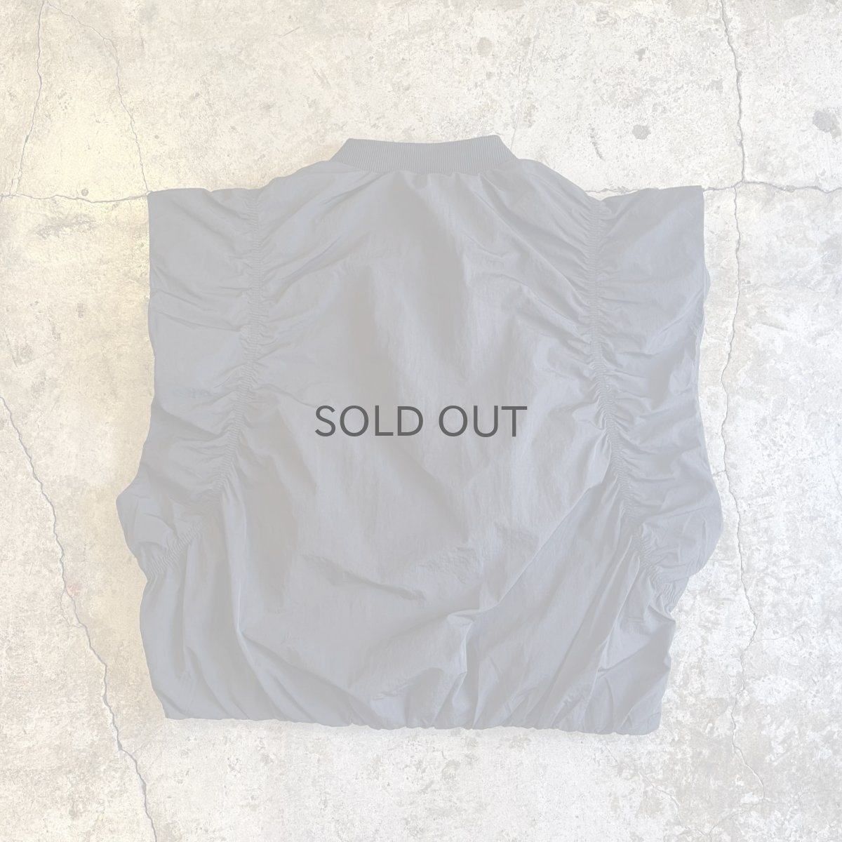 画像2: SLEEVE GATHER DESIGN ZIP UP VEST / Ladies M (2)