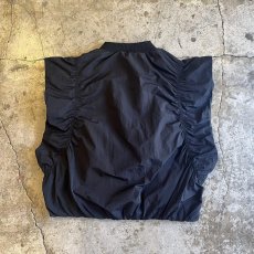 画像2: SLEEVE GATHER DESIGN ZIP UP VEST / Ladies M (2)