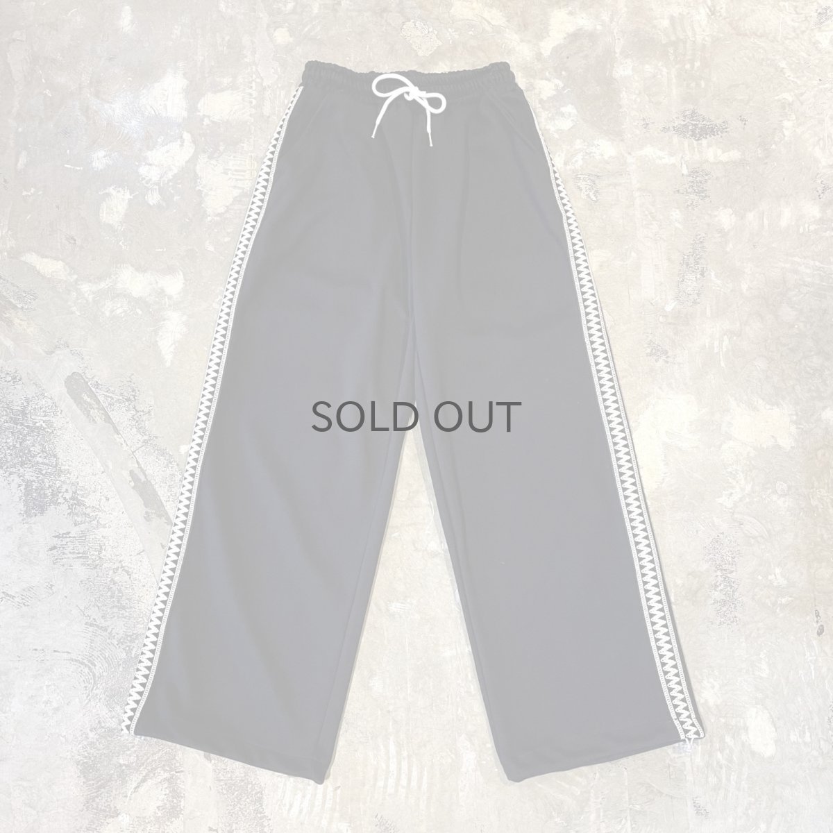 画像1: SIDE KNITTING LINE WIDE SILHOUETTE SWEAT PANTS / FREE / BLACK (1)
