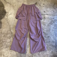 画像1: 【WONDERGROUND】LAYERED COLOR APRON PANTS / PURPLE / OS (1)