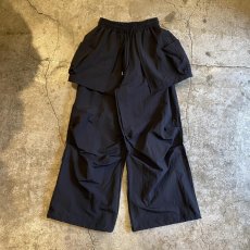 画像1: 【WONDERGROUND】LAYERED COLOR APRON PANTS / BLACK / OS (1)