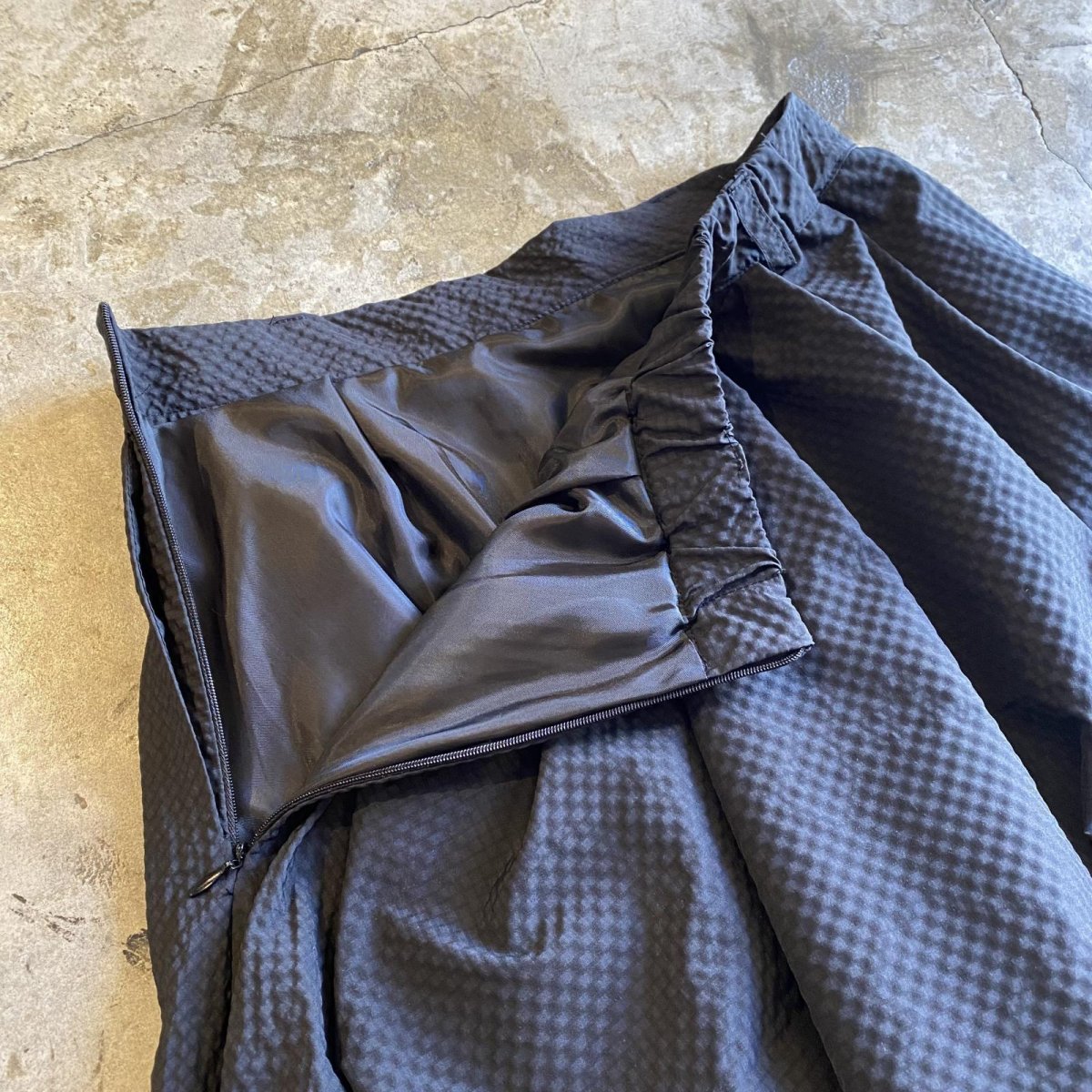 画像7: EMBOSS DESIGN BALLOON VOLUME SKIRT / W24~W28 (7)