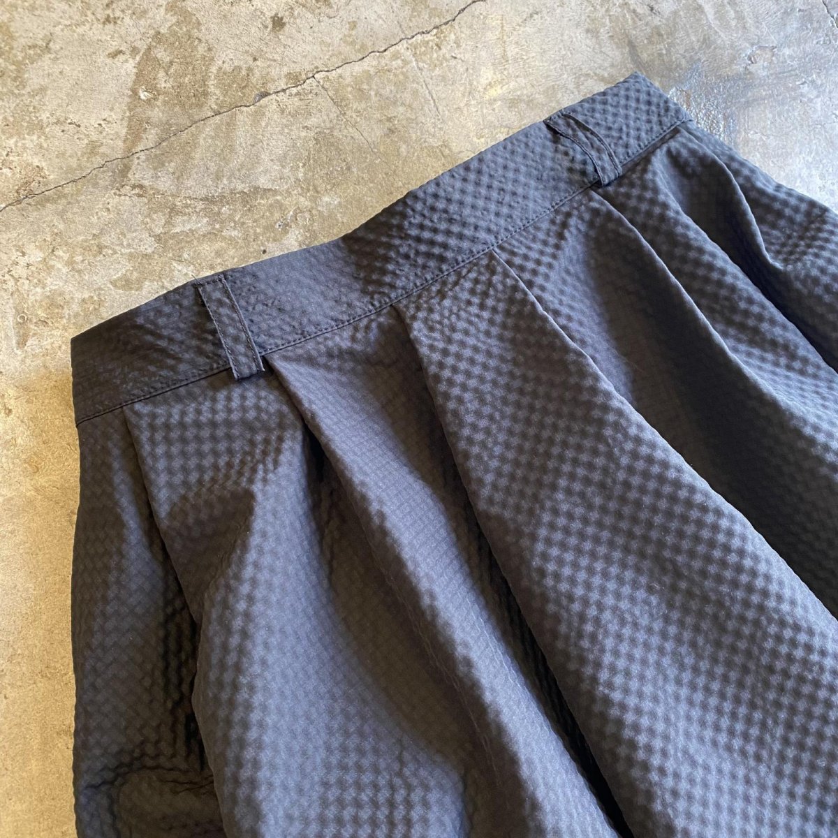 画像3: EMBOSS DESIGN BALLOON VOLUME SKIRT / W24~W28 (3)