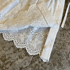 画像4: FLOWER EMBROIDERY DESIGN DOWN LACE LAYERED SKIRT / W24~34 (4)