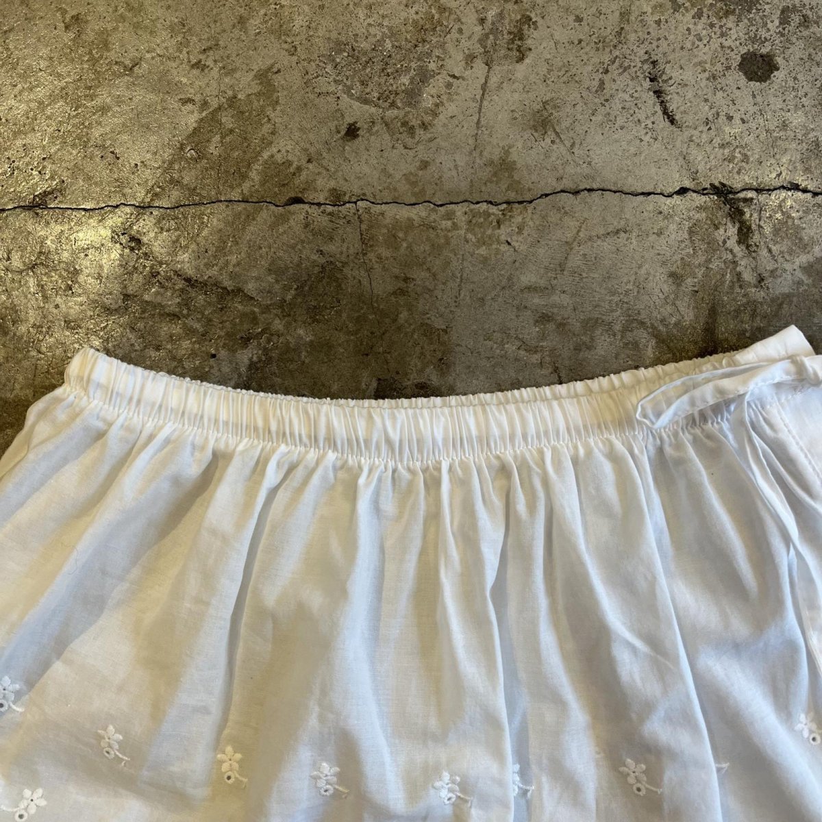 画像6: FLOWER EMBROIDERY DESIGN DOWN LACE LAYERED SKIRT / W24~34 (6)