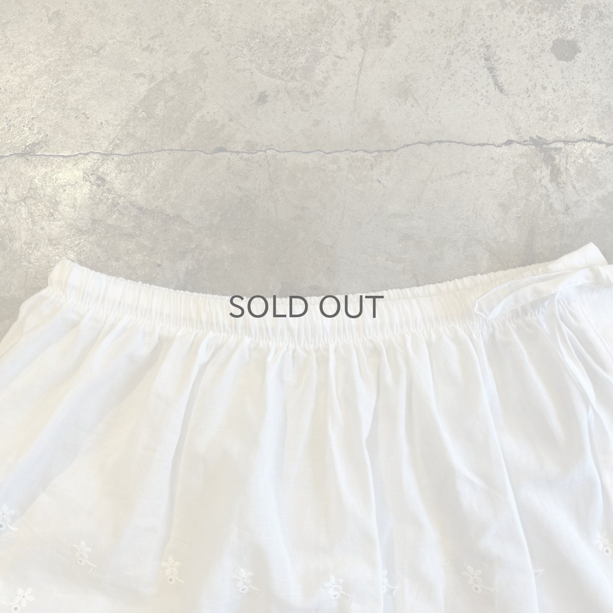 画像6: FLOWER EMBROIDERY DESIGN DOWN LACE LAYERED SKIRT / W24~34 (6)