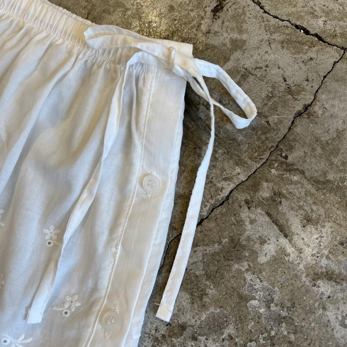 画像9: FLOWER EMBROIDERY DESIGN DOWN LACE LAYERED SKIRT / W24~34 (9)