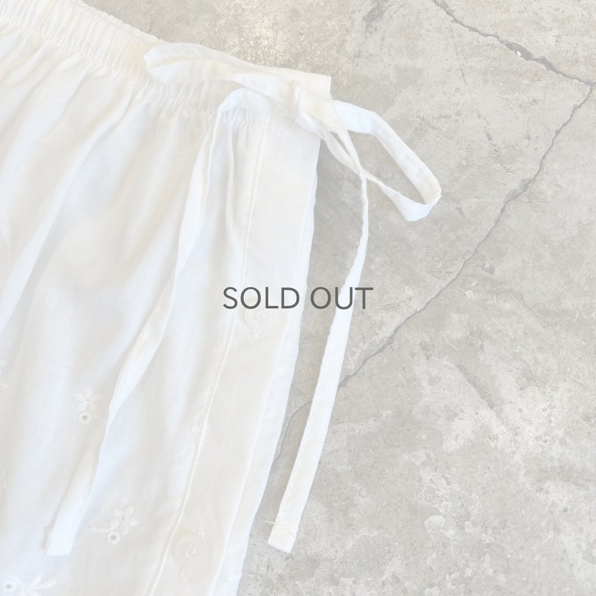 画像9: FLOWER EMBROIDERY DESIGN DOWN LACE LAYERED SKIRT / W24~34 (9)