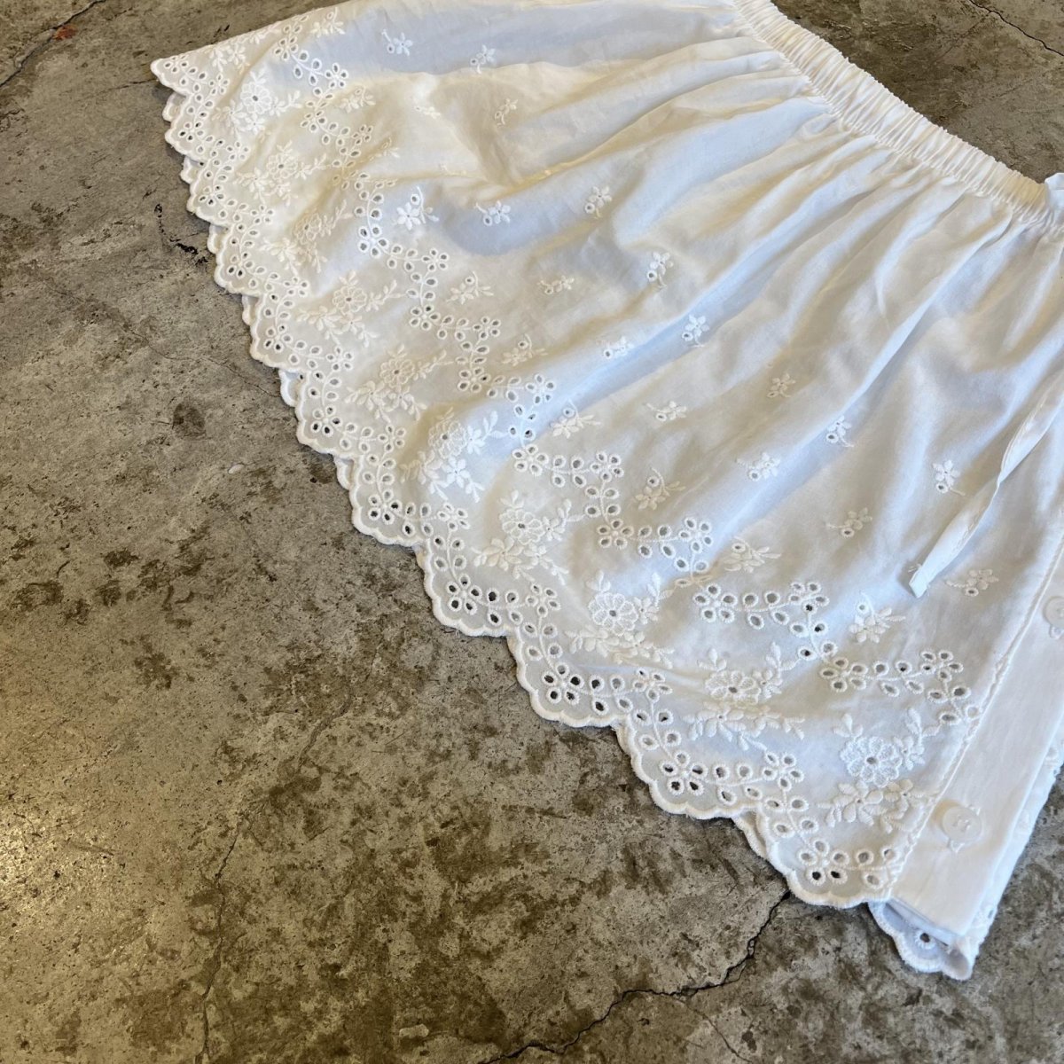 画像5: FLOWER EMBROIDERY DESIGN DOWN LACE LAYERED SKIRT / W24~34 (5)