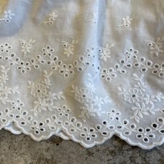 画像7: FLOWER EMBROIDERY DESIGN DOWN LACE LAYERED SKIRT / W24~34 (7)