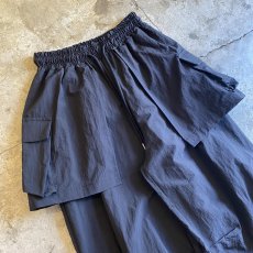 画像3: 【WONDERGROUND】LAYERED COLOR APRON PANTS / BLACK / OS (3)
