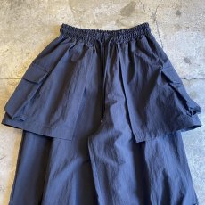 画像4: 【WONDERGROUND】LAYERED COLOR APRON PANTS / BLACK / OS (4)