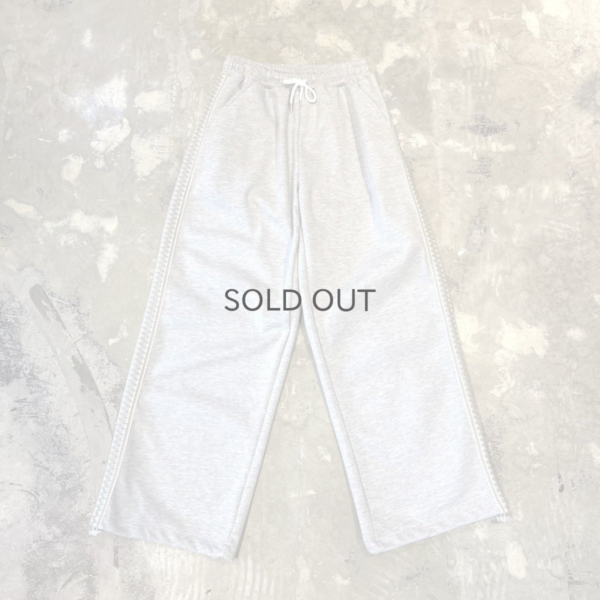 画像1: SIDE KNITTING LINE WIDE SILHOUETTE SWEAT PANTS / FREE / GRAY (1)
