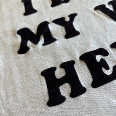 画像10: 70's BEIGE COLOR FRONT FLOCKY LOGO DESIGN S/S TEE / Ladies M(38~40) / MADE IN USA (10)