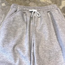 画像10: SIDE KNITTING LINE WIDE SILHOUETTE SWEAT PANTS / FREE / GRAY (10)