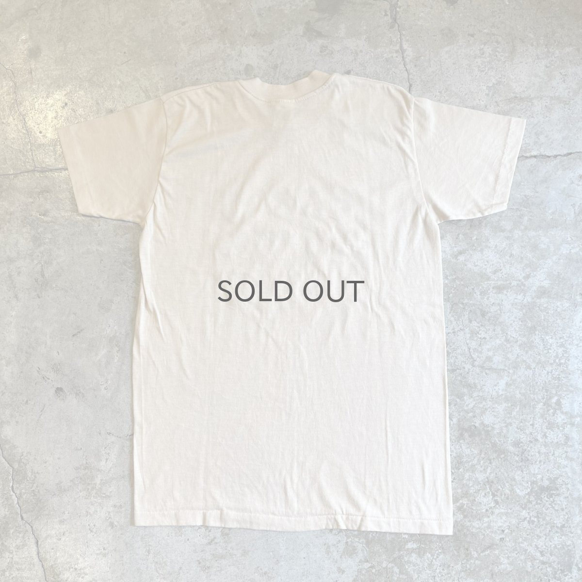 画像2: 70's BEIGE COLOR FRONT FLOCKY LOGO DESIGN S/S TEE / Ladies M(38~40) / MADE IN USA (2)