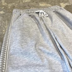 画像3: SIDE KNITTING LINE WIDE SILHOUETTE SWEAT PANTS / FREE / GRAY (3)