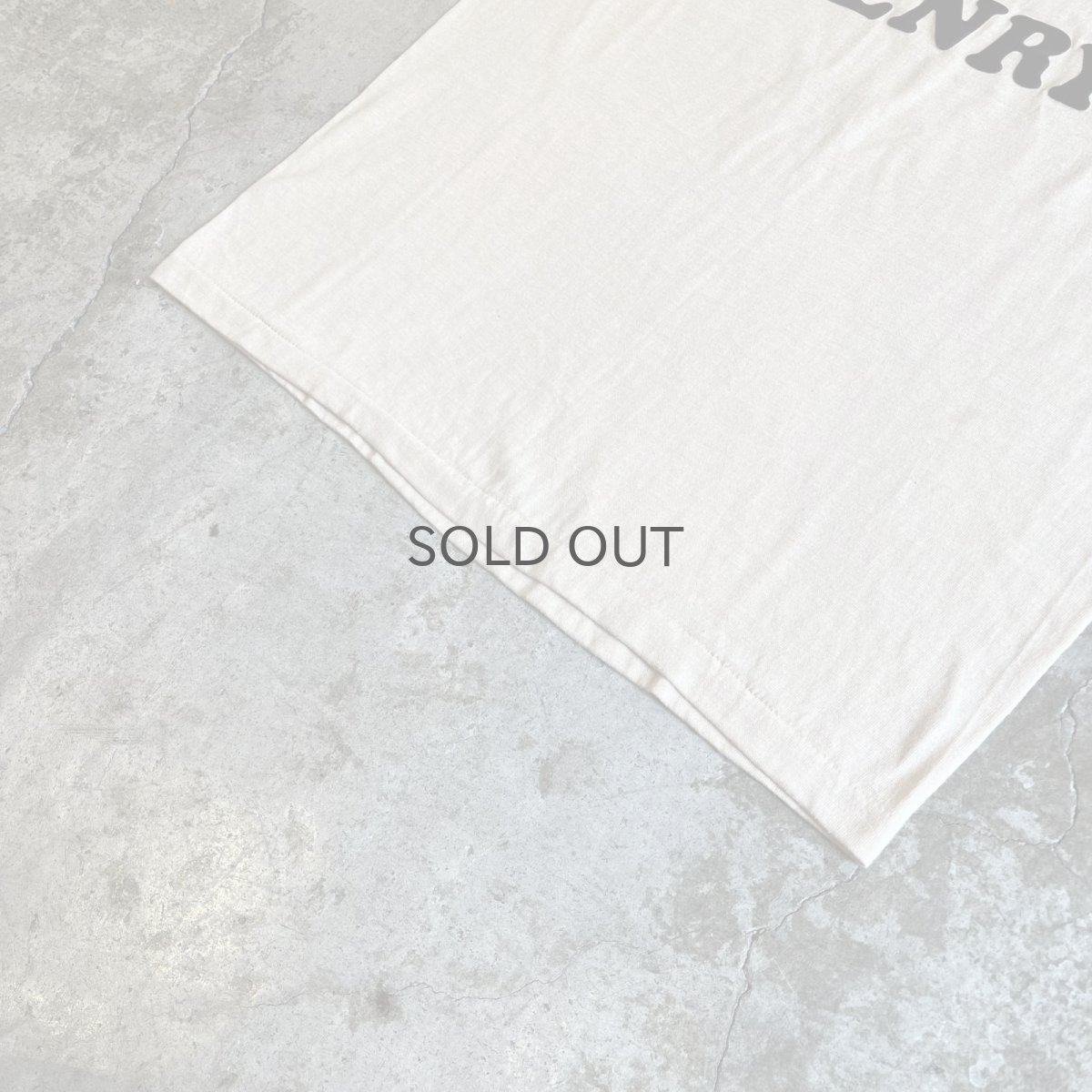 画像4: 70's BEIGE COLOR FRONT FLOCKY LOGO DESIGN S/S TEE / Ladies M(38~40) / MADE IN USA (4)