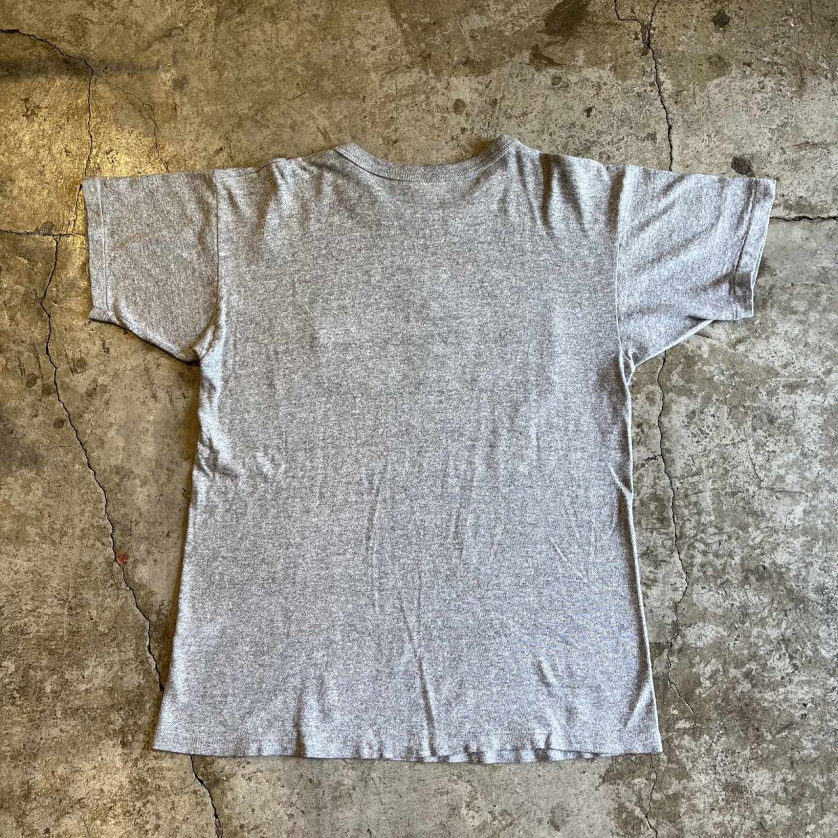 画像2: 80's【CHAMPION】FRONT LOGO×LINE RUBBER TRANSFER DESIGN S/S TEE / Ladies M(L) / MADE IN USA (2)