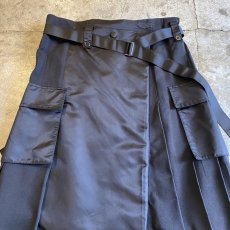 画像4: 【WONDERGROUND】FRONT SLIT ZIP PLEATED BELT CARGO SKIRT / OS / BLACK (4)