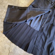 画像6: 【WONDERGROUND】FRONT SLIT ZIP PLEATED BELT CARGO SKIRT / OS / BLACK (6)