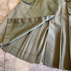 画像6: 【WONDERGROUND】FRONT SLIT ZIP PLEATED BELT CARGO SKIRT / OS / KHAKI (6)