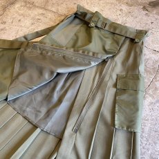 画像7: 【WONDERGROUND】FRONT SLIT ZIP PLEATED BELT CARGO SKIRT / OS / KHAKI (7)