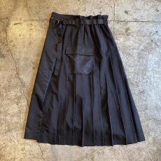 画像8: 【WONDERGROUND】FRONT SLIT ZIP PLEATED BELT CARGO SKIRT / OS / BLACK (8)