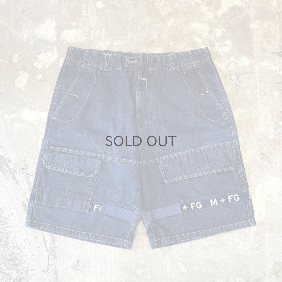 画像1: 90's【GIRBAUD】MULTI POCKET WIDE SILHOUETTE DENIM SHORTS / W39 (1)