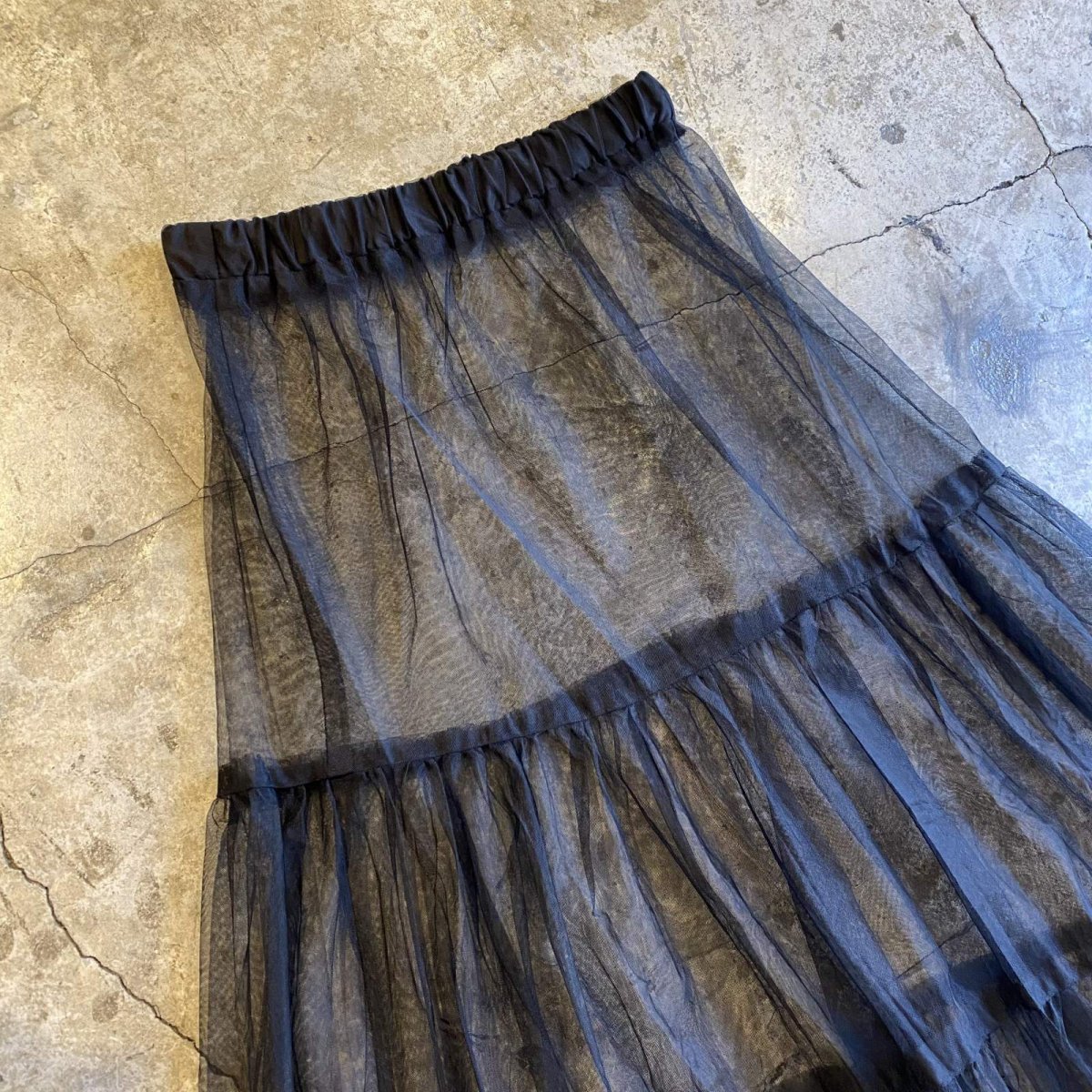 画像3: TIERED DESIGN SHEER TULLE LONG SKIRT / W24~W35 (3)