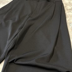 画像4: 【WONDERGROUND】KNEE TUCK WIDE SILHOUETTE SLACKS / BLACK / OS (4)