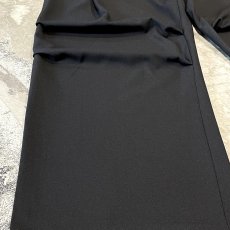 画像7: 【WONDERGROUND】KNEE TUCK WIDE SILHOUETTE SLACKS / BLACK / OS (7)