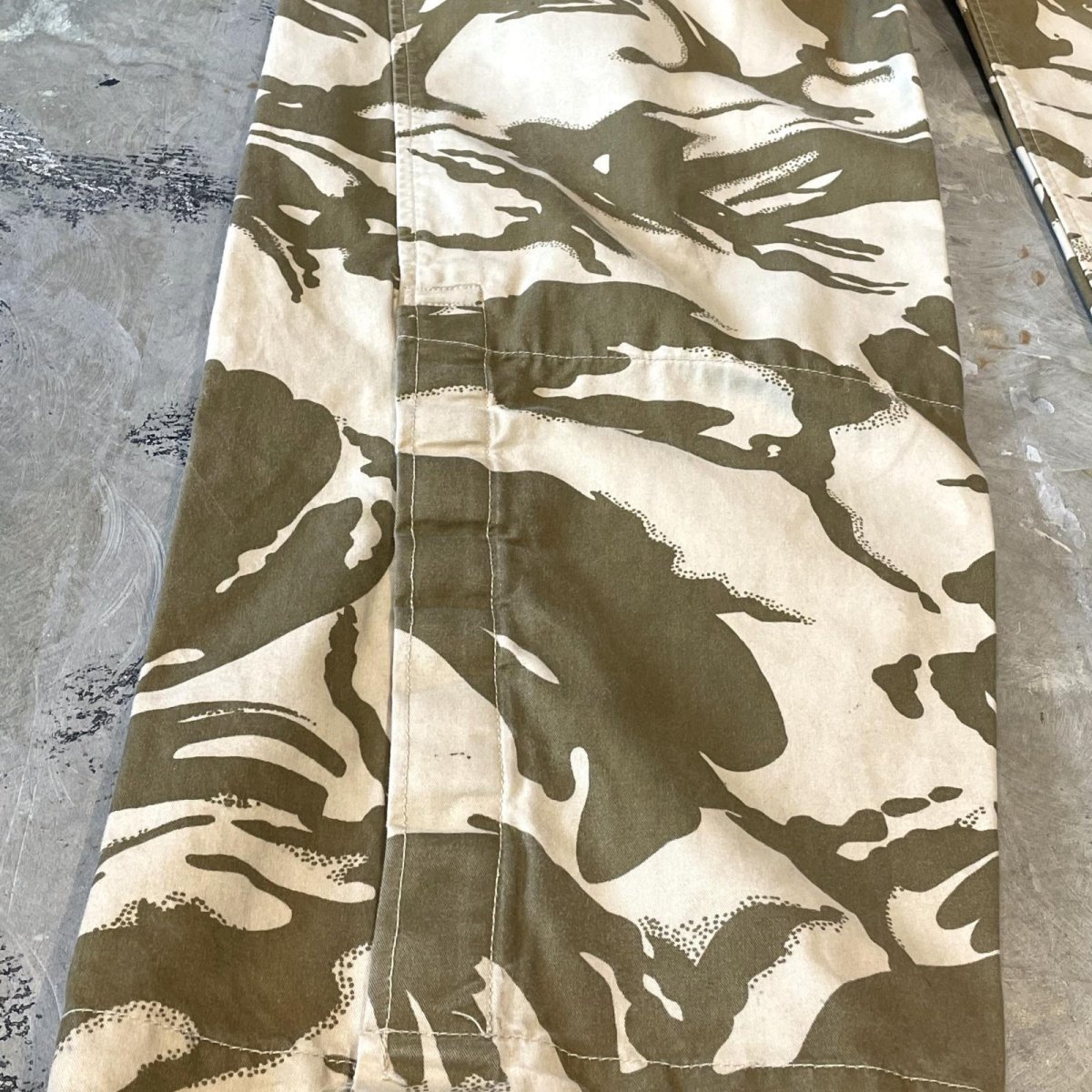 画像7: ALL OVER DESERT CAMOUFLAGE PATTERN CARGO PANTS / W33~W36 (7)