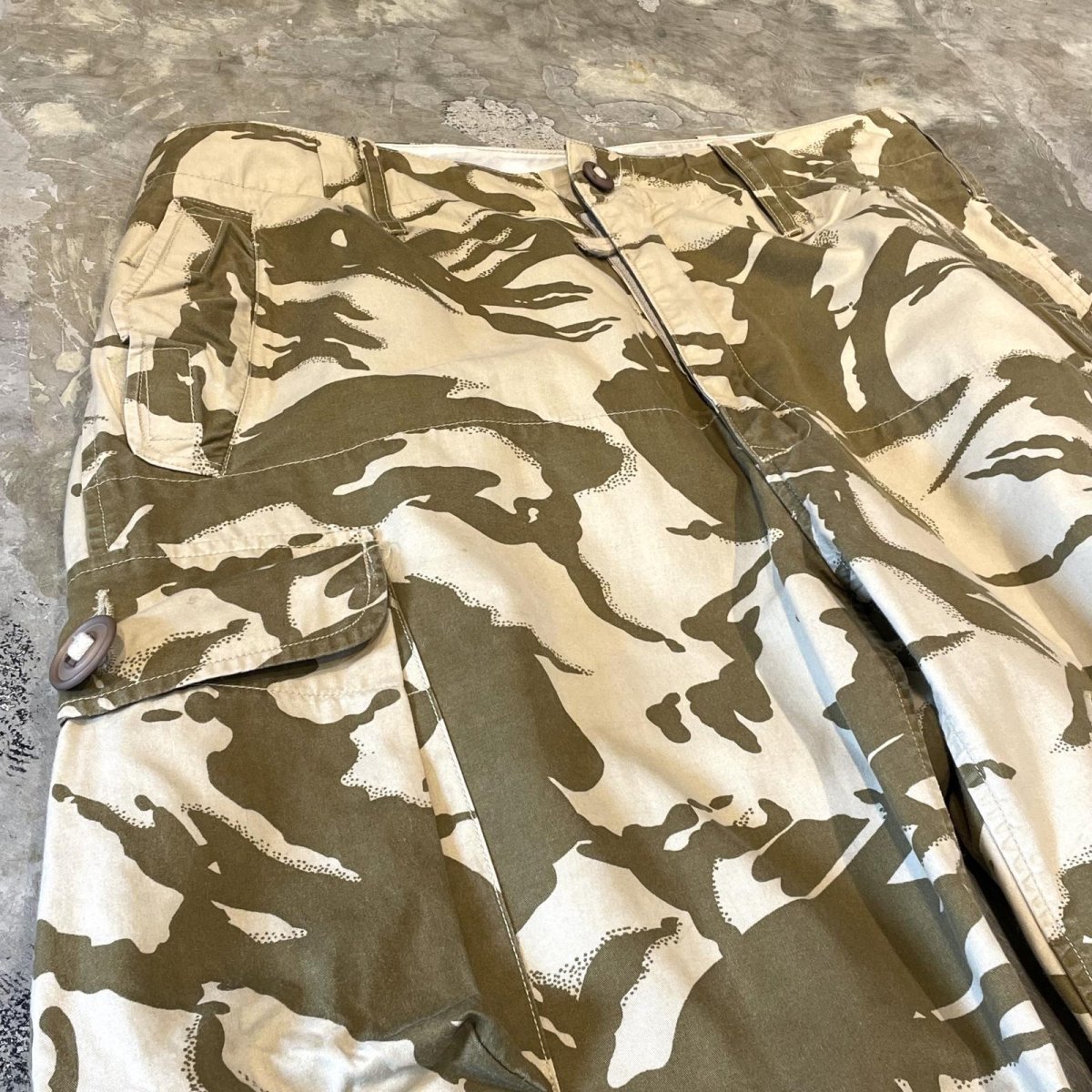画像3: ALL OVER DESERT CAMOUFLAGE PATTERN CARGO PANTS / W33~W36 (3)