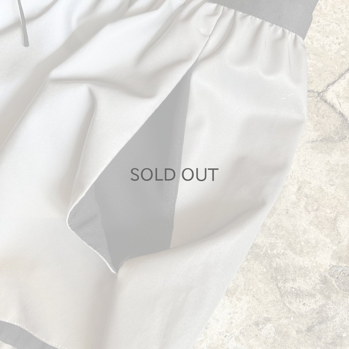 画像6: 【NIKE】METALLIC SILVER COLOR RUNNING SHORT PANTS / W22~W36(L) (6)