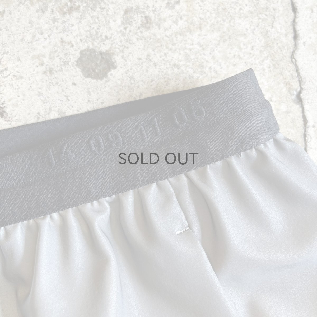 画像8: 【NIKE】METALLIC SILVER COLOR RUNNING SHORT PANTS / W22~W36(L) (8)